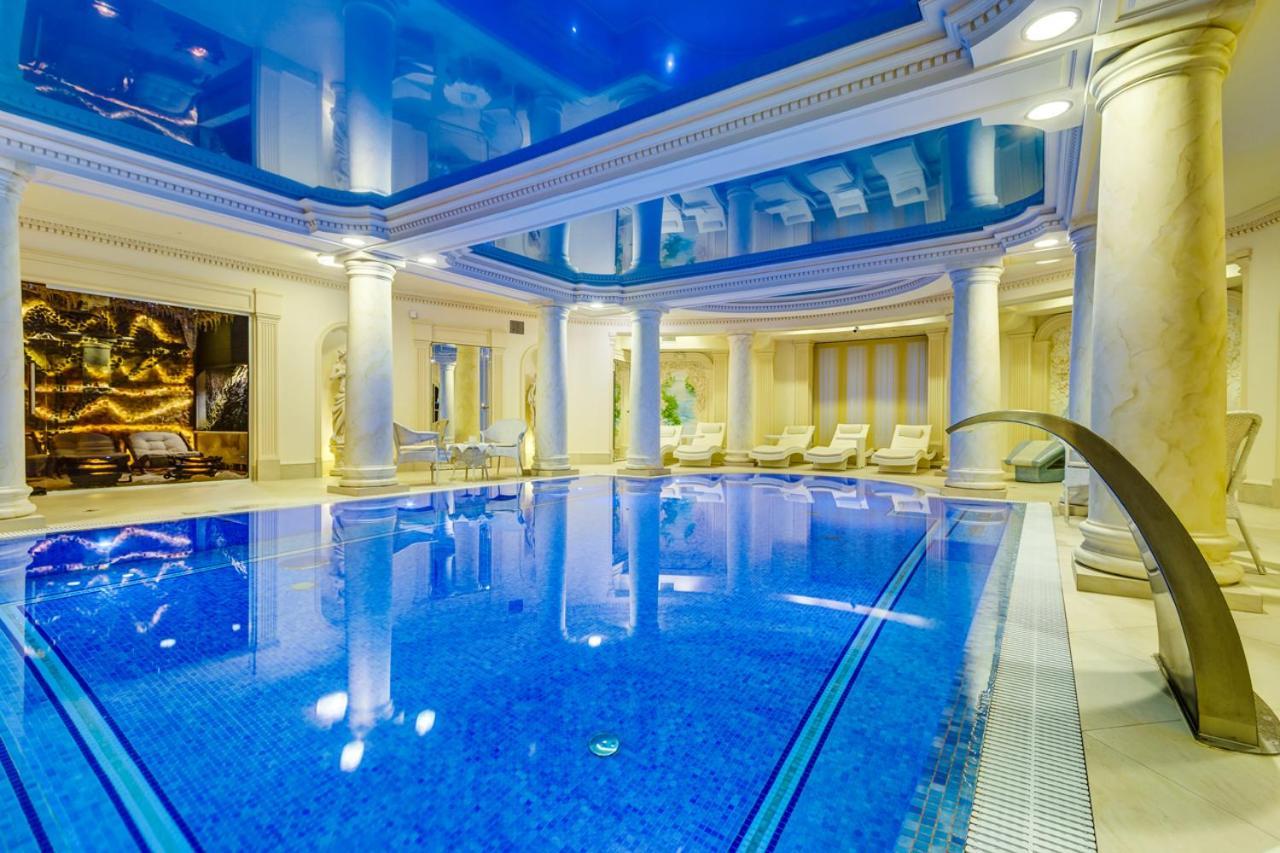 Palacyk Otrebusy Business & Spa Екстер'єр фото
