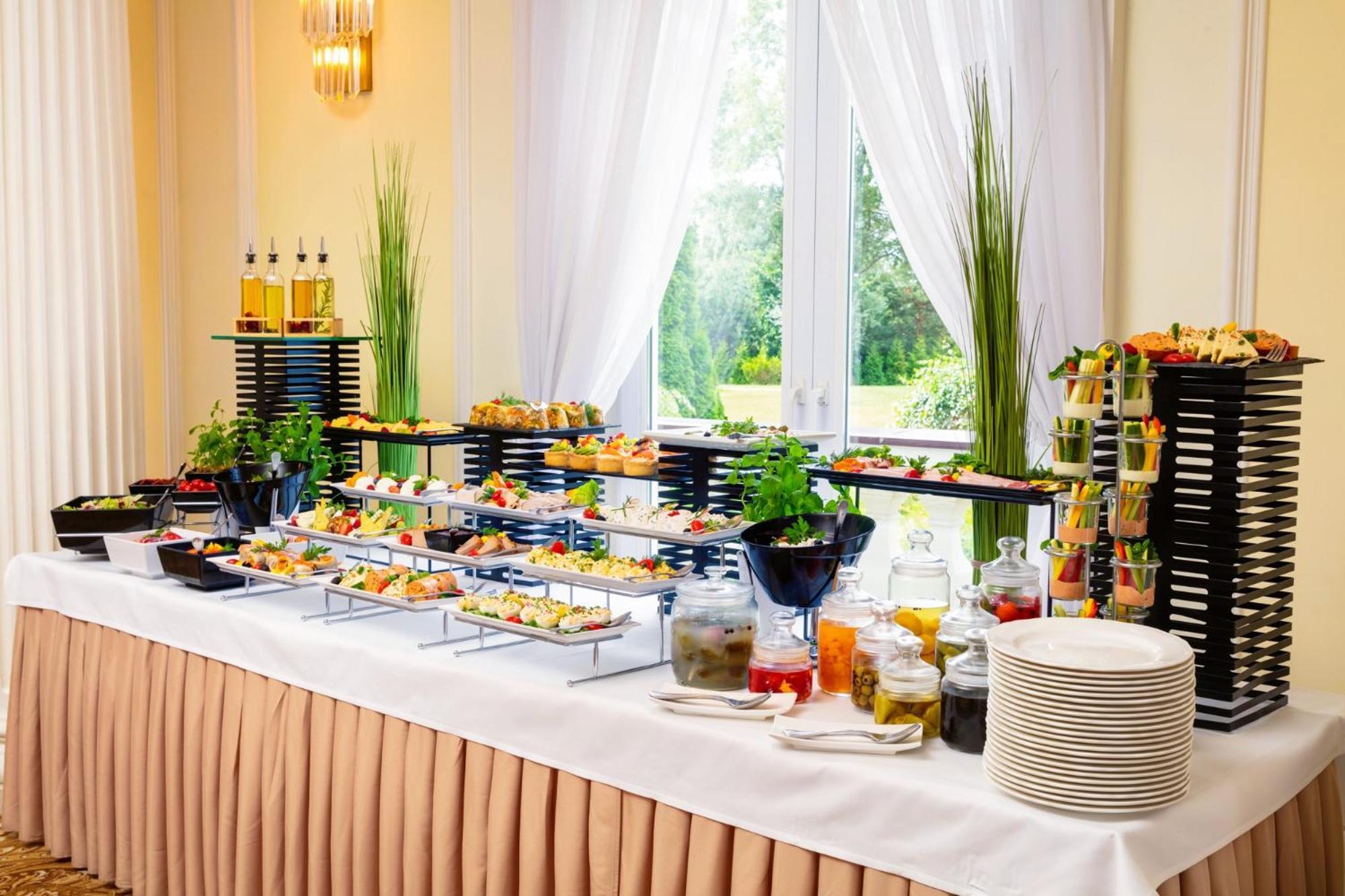 Palacyk Otrebusy Business & Spa Екстер'єр фото