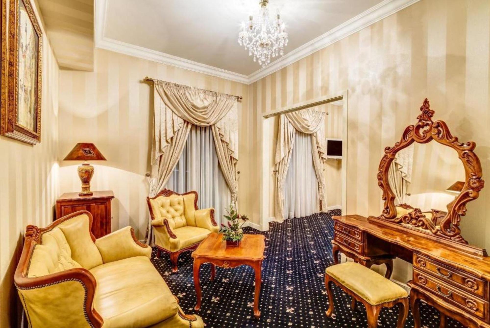 Palacyk Otrebusy Business & Spa Екстер'єр фото
