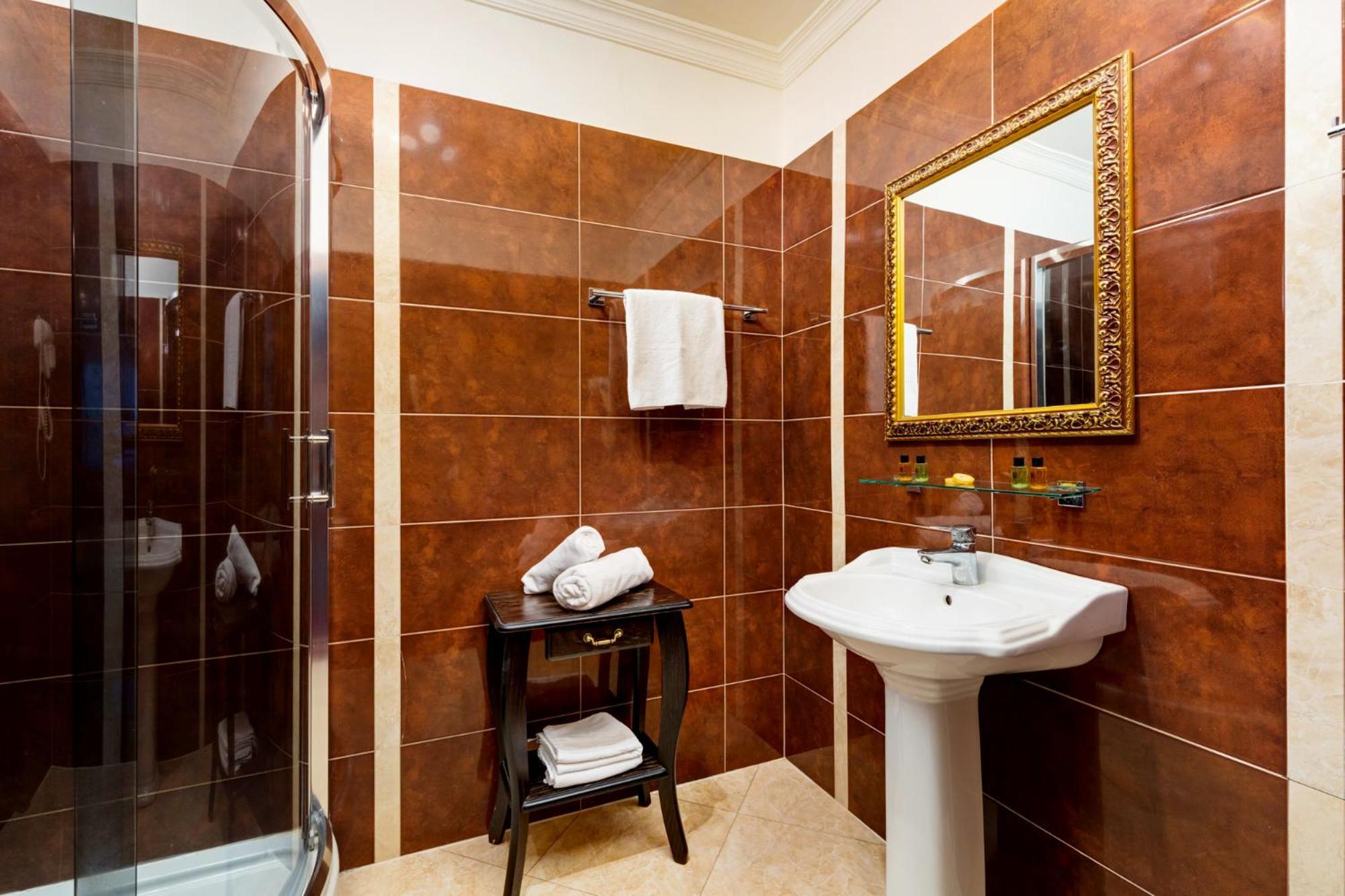 Palacyk Otrebusy Business & Spa Екстер'єр фото