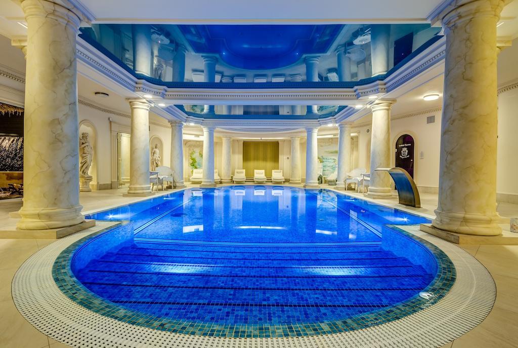 Palacyk Otrebusy Business & Spa Екстер'єр фото